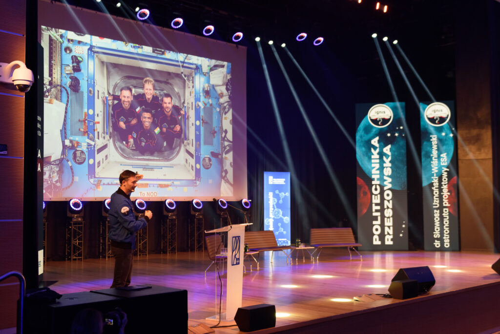 Rzeszów | Ogólnopolska trasa technologiczno-naukowa misji IGNIS z doktorem Sławoszem Uznańskim-Wiśniewskim