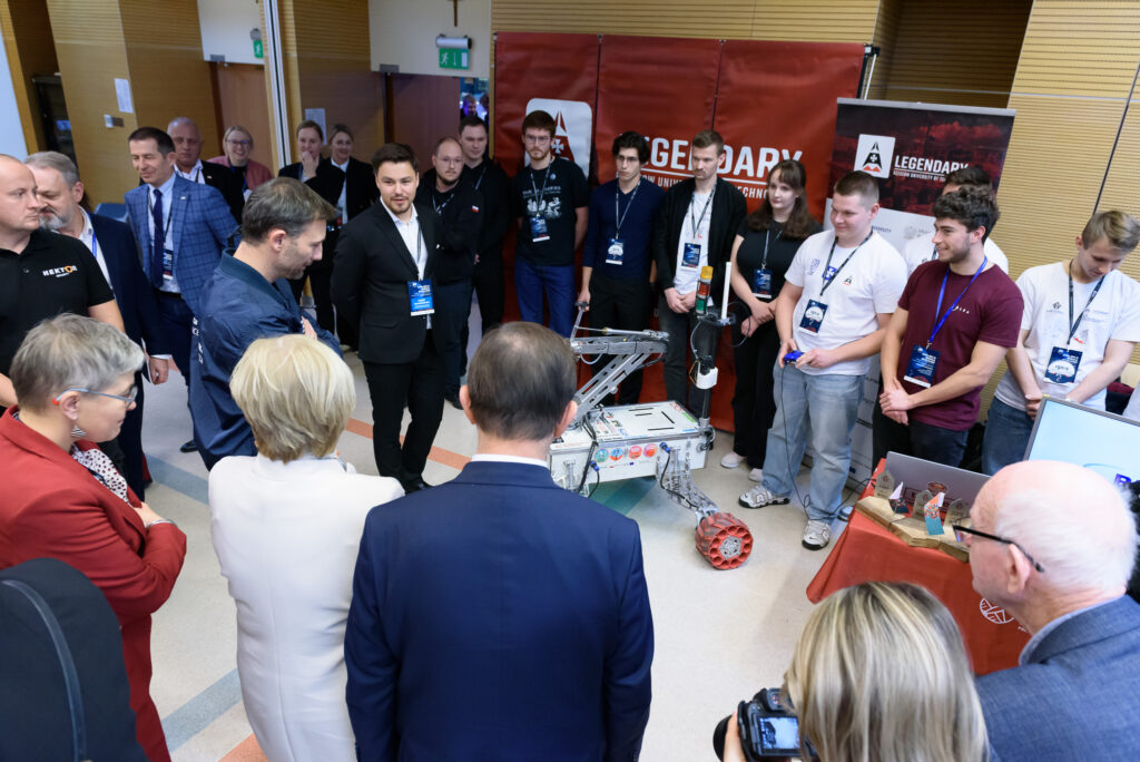 Rzeszów | Ogólnopolska trasa technologiczno-naukowa misji IGNIS z doktorem Sławoszem Uznańskim-Wiśniewskim