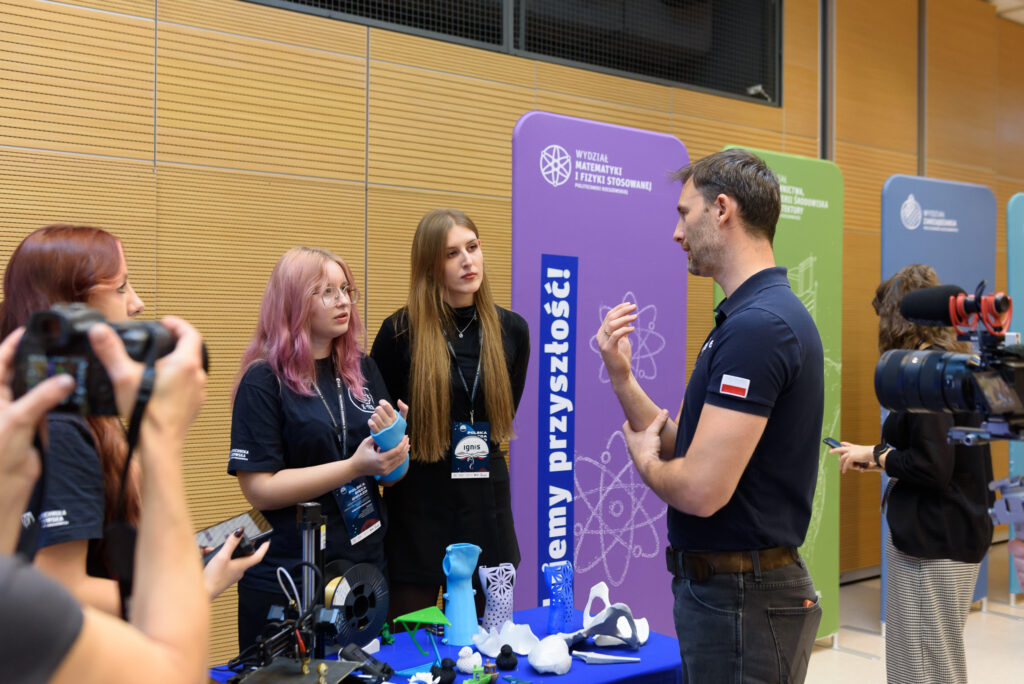 Rzeszów | Ogólnopolska trasa technologiczno-naukowa misji IGNIS z doktorem Sławoszem Uznańskim-Wiśniewskim