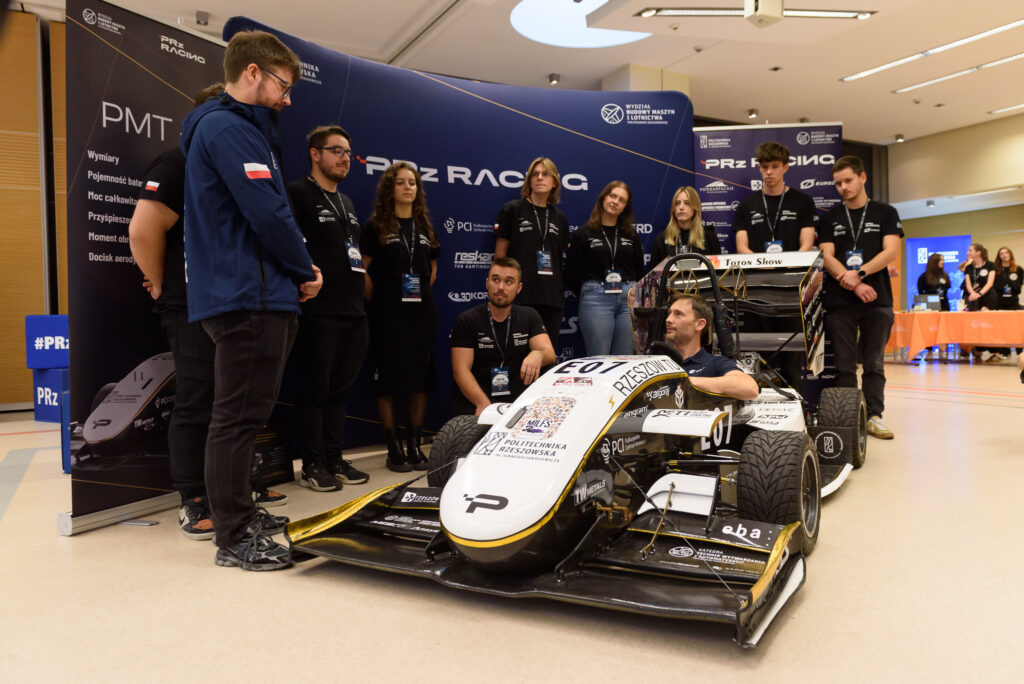 Rzeszów | Ogólnopolska trasa technologiczno-naukowa misji IGNIS z doktorem Sławoszem Uznańskim-Wiśniewskim