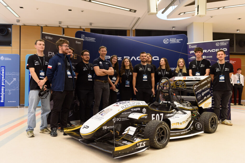 Rzeszów | Ogólnopolska trasa technologiczno-naukowa misji IGNIS z doktorem Sławoszem Uznańskim-Wiśniewskim