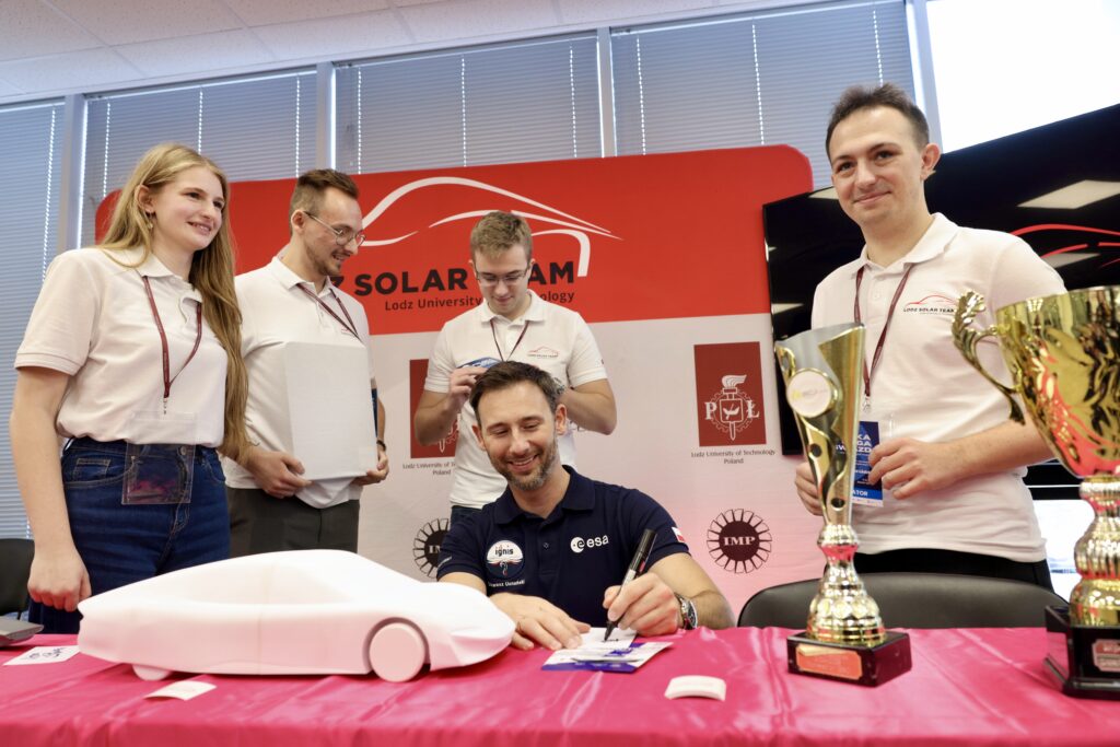 Łódź | Ogólnopolska trasa technologiczno-naukowa misji IGNIS z doktorem Sławoszem Uznańskim-Wiśniewskim