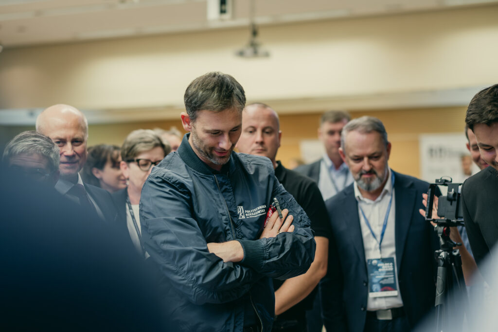 Rzeszów | Ogólnopolska trasa technologiczno-naukowa misji IGNIS z doktorem Sławoszem Uznańskim-Wiśniewskim