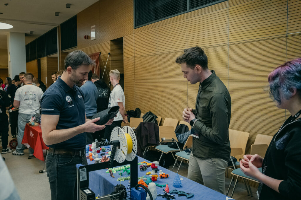 Rzeszów | Ogólnopolska trasa technologiczno-naukowa misji IGNIS z doktorem Sławoszem Uznańskim-Wiśniewskim