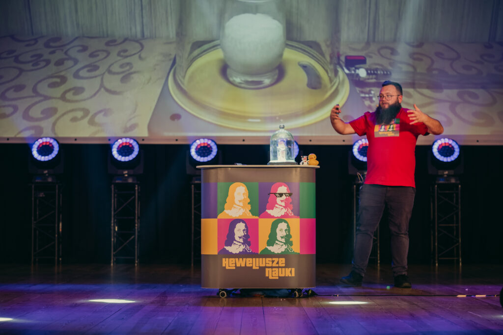 Rzeszów | Ogólnopolska trasa technologiczno-naukowa misji IGNIS z doktorem Sławoszem Uznańskim-Wiśniewskim