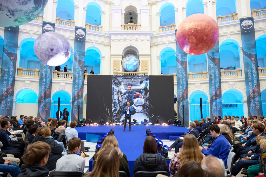 Startuje ogólnopolska trasa technologiczno-naukowa misji IGNIS z doktorem Sławoszem Uznańskim-Wiśniewskim – spotkania na 17 uczelniach.