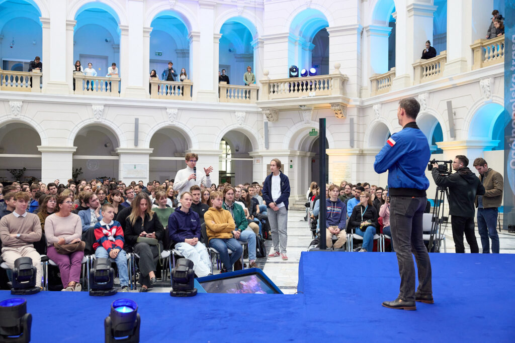Startuje ogólnopolska trasa technologiczno-naukowa misji IGNIS z doktorem Sławoszem Uznańskim-Wiśniewskim – spotkania na 17 uczelniach.