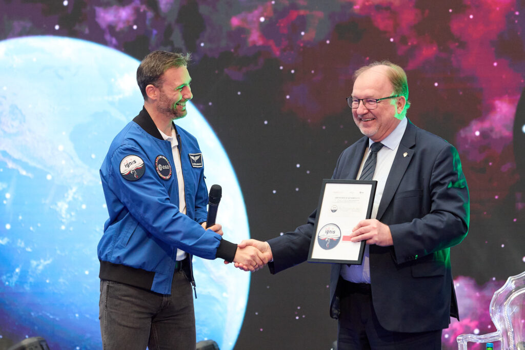 Startuje ogólnopolska trasa technologiczno-naukowa misji IGNIS z doktorem Sławoszem Uznańskim-Wiśniewskim – spotkania na 17 uczelniach.