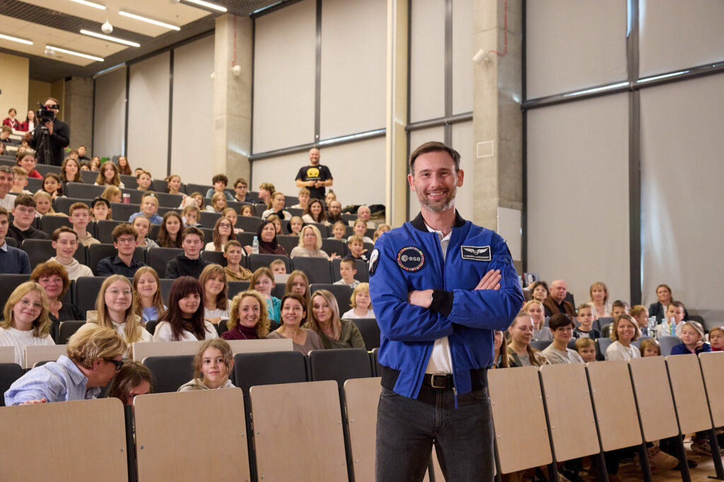 Startuje ogólnopolska trasa technologiczno-naukowa misji IGNIS z doktorem Sławoszem Uznańskim-Wiśniewskim – spotkania na 17 uczelniach.