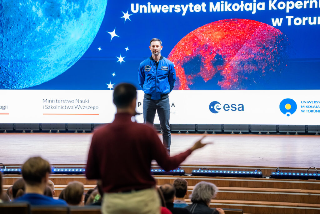 Toruń | Ogólnopolska trasa technologiczno-naukowa misji IGNIS z doktorem Sławoszem Uznańskim-Wiśniewskim