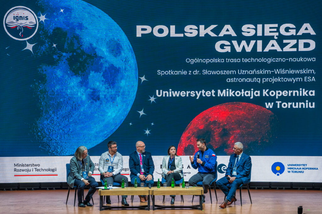 Toruń | Ogólnopolska trasa technologiczno-naukowa misji IGNIS z doktorem Sławoszem Uznańskim-Wiśniewskim