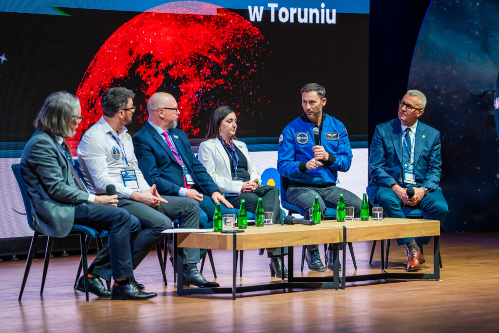 Toruń | Ogólnopolska trasa technologiczno-naukowa misji IGNIS z doktorem Sławoszem Uznańskim-Wiśniewskim