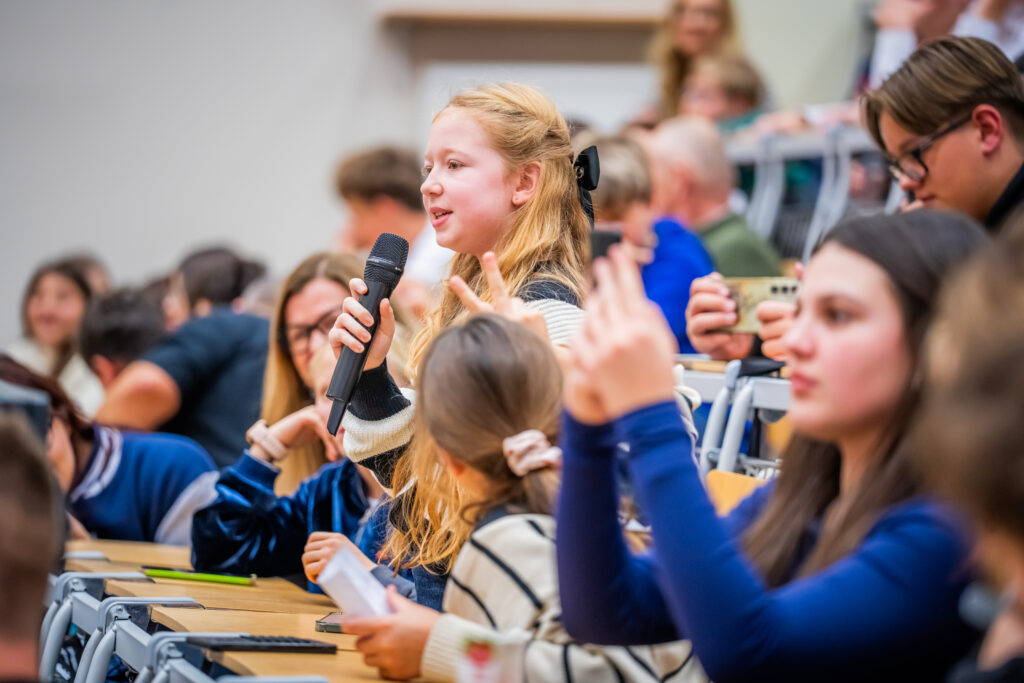 Toruń | Ogólnopolska trasa technologiczno-naukowa misji IGNIS z doktorem Sławoszem Uznańskim-Wiśniewskim
