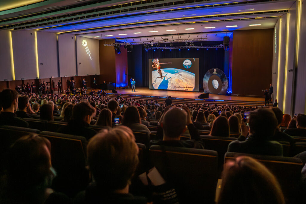 Toruń | Ogólnopolska trasa technologiczno-naukowa misji IGNIS z doktorem Sławoszem Uznańskim-Wiśniewskim