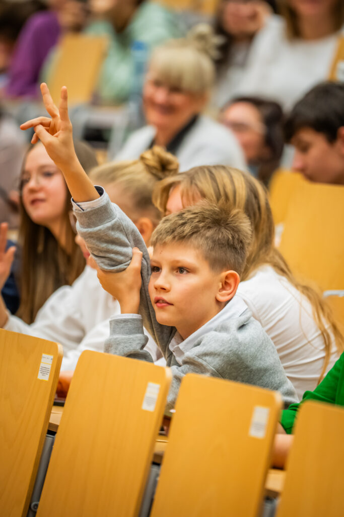Toruń | Ogólnopolska trasa technologiczno-naukowa misji IGNIS z doktorem Sławoszem Uznańskim-Wiśniewskim