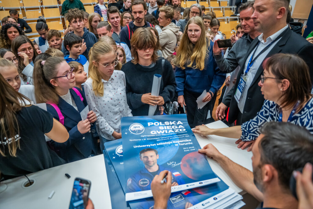 Toruń | Ogólnopolska trasa technologiczno-naukowa misji IGNIS z doktorem Sławoszem Uznańskim-Wiśniewskim