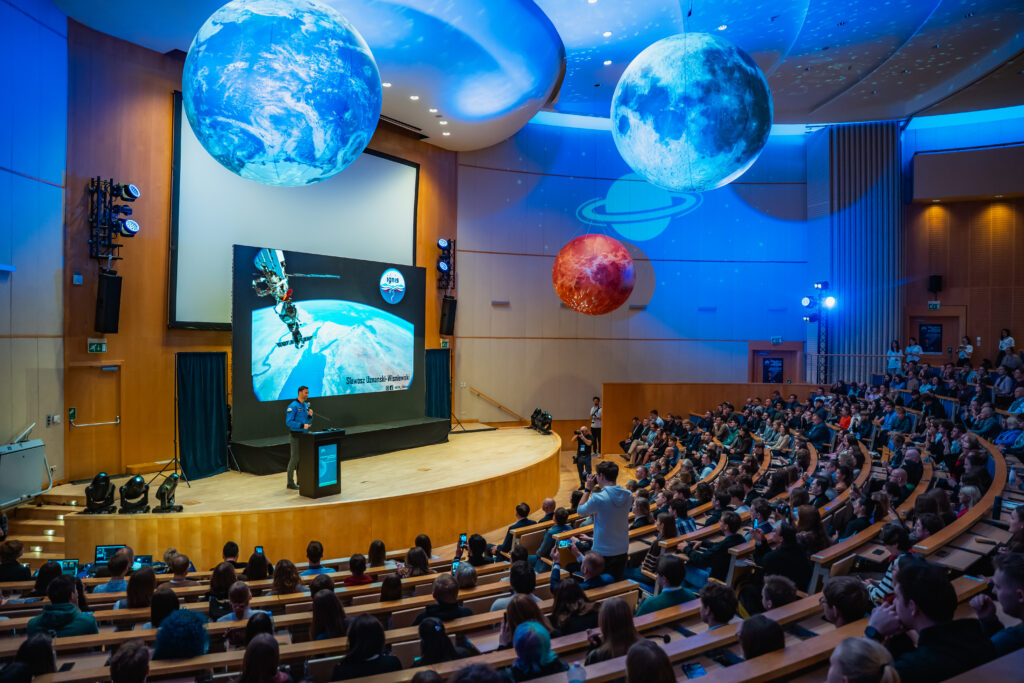 Poznań | Ogólnopolska trasa technologiczno-naukowa misji IGNIS z doktorem Sławoszem Uznańskim-Wiśniewskim