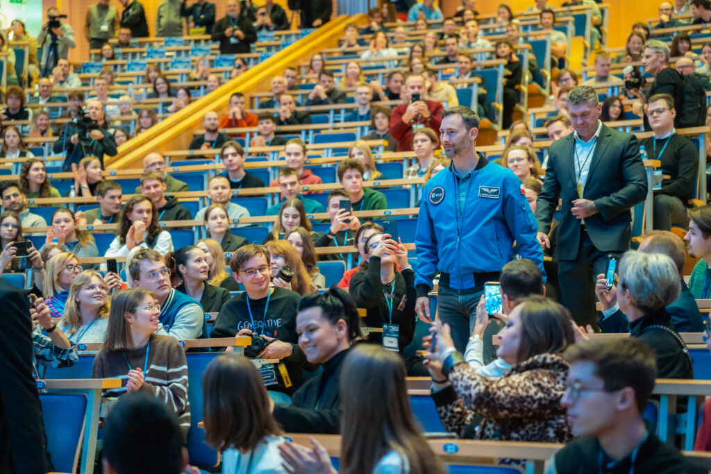 Poznań | Ogólnopolska trasa technologiczno-naukowa misji IGNIS z doktorem Sławoszem Uznańskim-Wiśniewskim