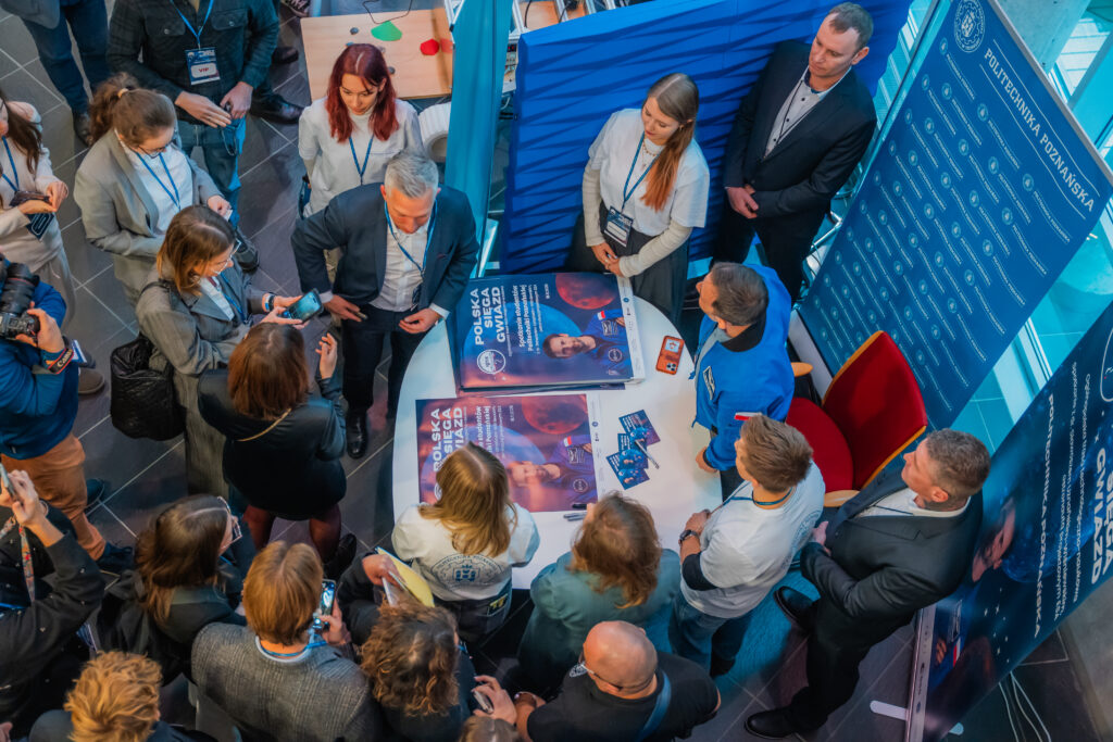 Poznań | Ogólnopolska trasa technologiczno-naukowa misji IGNIS z doktorem Sławoszem Uznańskim-Wiśniewskim