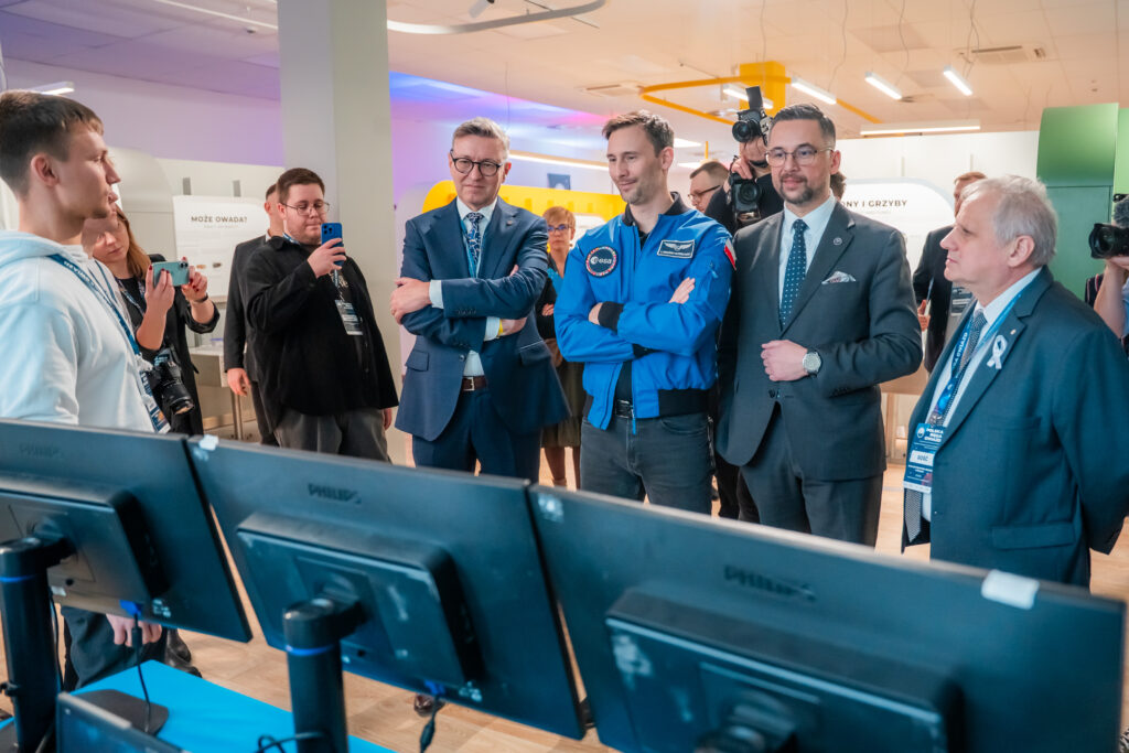 Olsztyn | Ogólnopolska trasa technologiczno-naukowa misji IGNIS z doktorem Sławoszem Uznańskim-Wiśniewskim