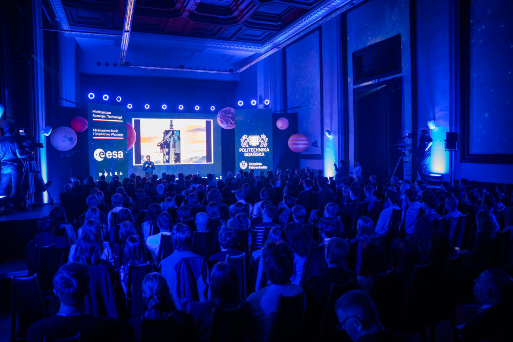 Gdańsk | Ogólnopolska trasa technologiczno-naukowa misji IGNIS z doktorem Sławoszem Uznańskim-Wiśniewskim