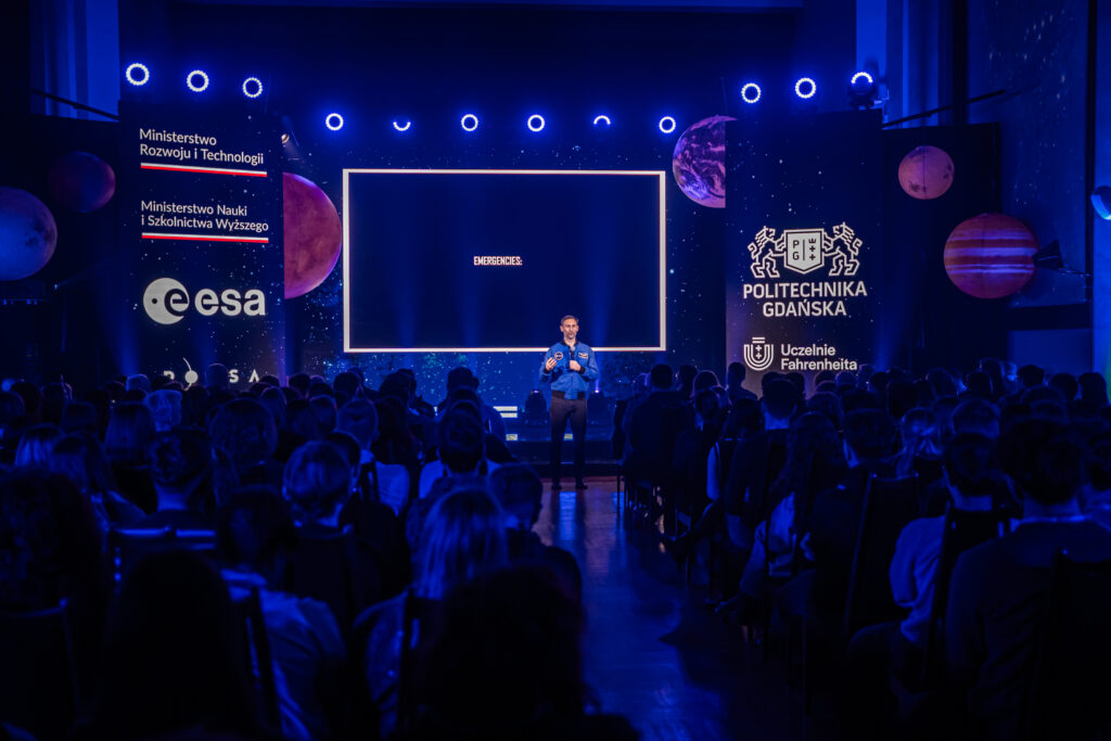 Gdańsk | Ogólnopolska trasa technologiczno-naukowa misji IGNIS z doktorem Sławoszem Uznańskim-Wiśniewskim