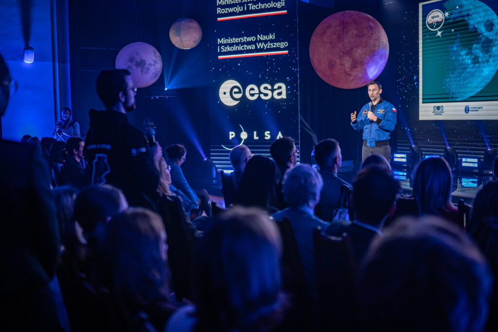 Gdańsk | Ogólnopolska trasa technologiczno-naukowa misji IGNIS z doktorem Sławoszem Uznańskim-Wiśniewskim