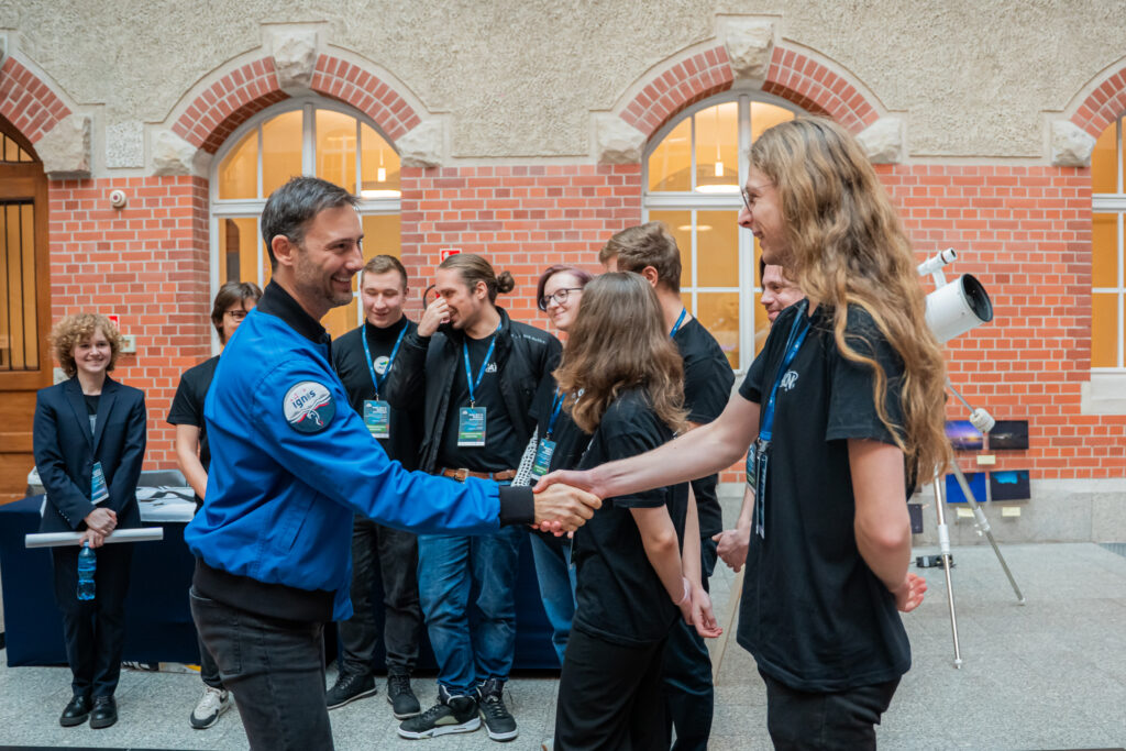Gdańsk | Ogólnopolska trasa technologiczno-naukowa misji IGNIS z doktorem Sławoszem Uznańskim-Wiśniewskim