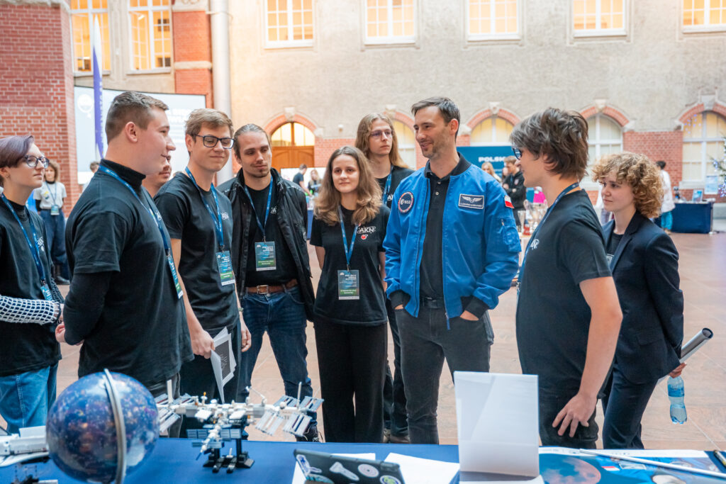 Gdańsk | Ogólnopolska trasa technologiczno-naukowa misji IGNIS z doktorem Sławoszem Uznańskim-Wiśniewskim