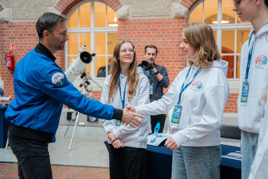 Gdańsk | Ogólnopolska trasa technologiczno-naukowa misji IGNIS z doktorem Sławoszem Uznańskim-Wiśniewskim
