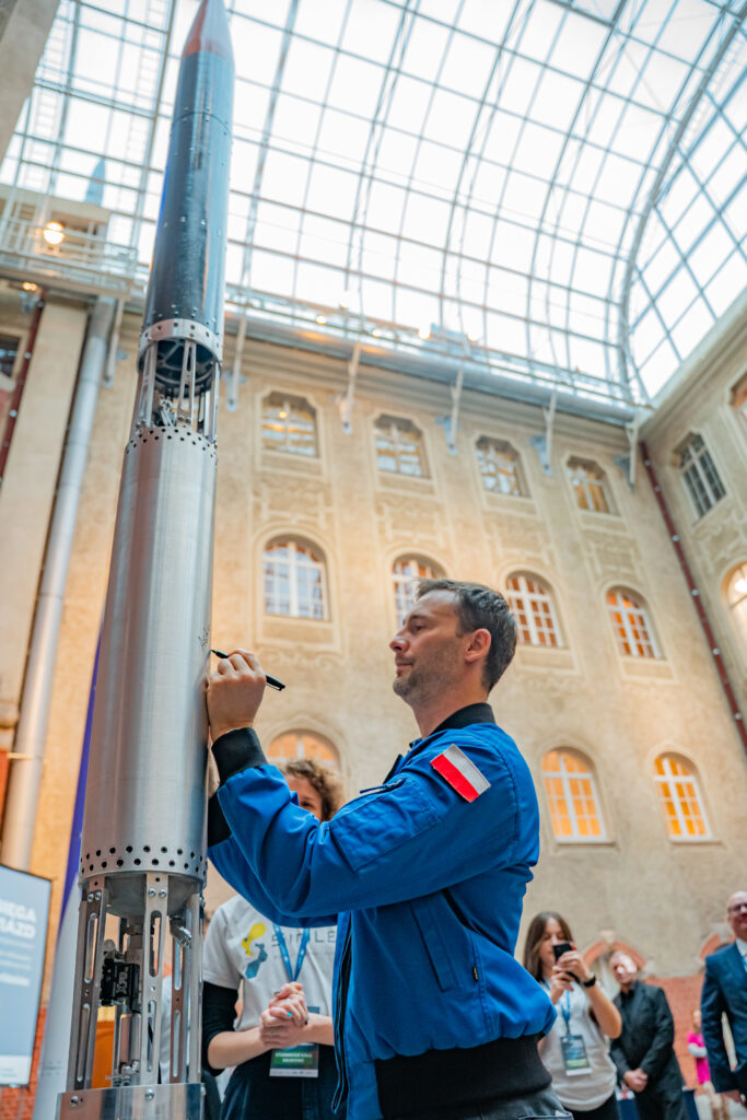 Gdańsk | Ogólnopolska trasa technologiczno-naukowa misji IGNIS z doktorem Sławoszem Uznańskim-Wiśniewskim