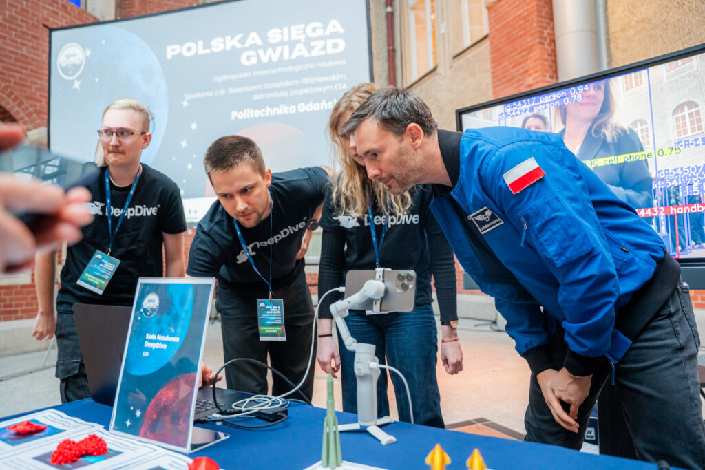 Gdańsk | Ogólnopolska trasa technologiczno-naukowa misji IGNIS z doktorem Sławoszem Uznańskim-Wiśniewskim