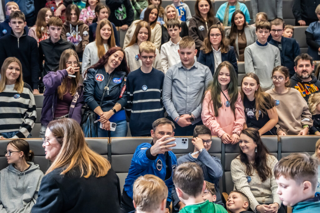 Gdańsk | Ogólnopolska trasa technologiczno-naukowa misji IGNIS z doktorem Sławoszem Uznańskim-Wiśniewskim