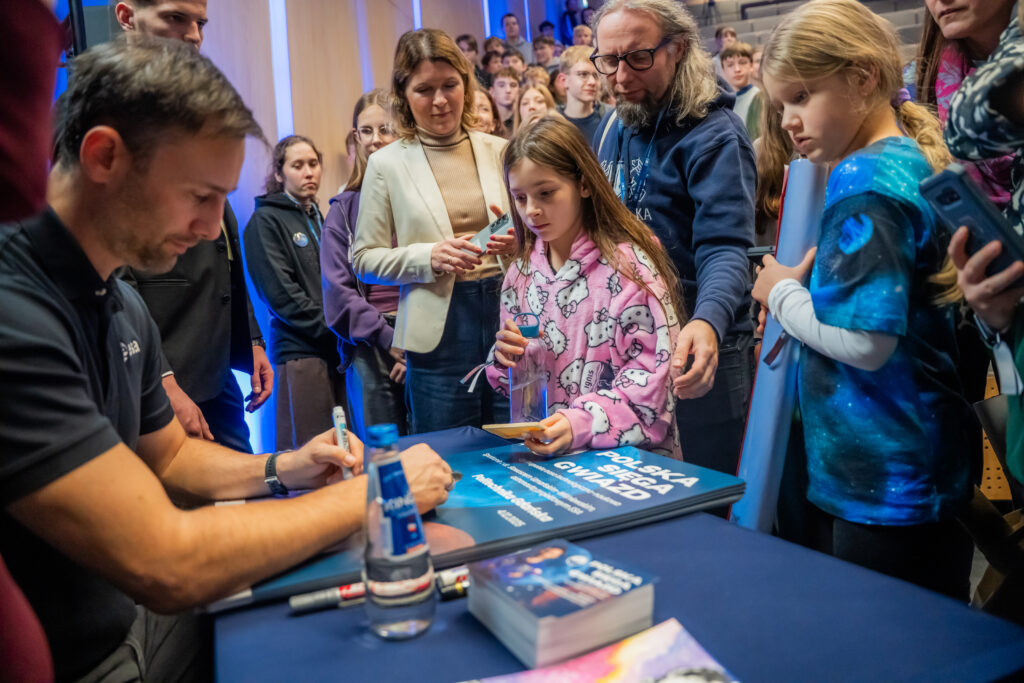 Gdańsk | Ogólnopolska trasa technologiczno-naukowa misji IGNIS z doktorem Sławoszem Uznańskim-Wiśniewskim