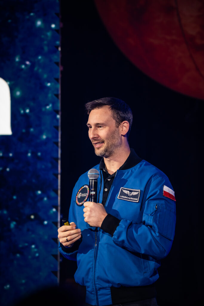 Gdańsk | Ogólnopolska trasa technologiczno-naukowa misji IGNIS z doktorem Sławoszem Uznańskim-Wiśniewskim