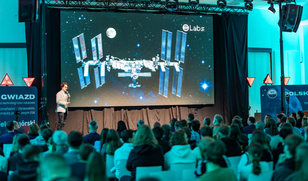 Zielona Góra | Ogólnopolska trasa technologiczno-naukowa misji IGNIS z doktorem Sławoszem Uznańskim-Wiśniewskim