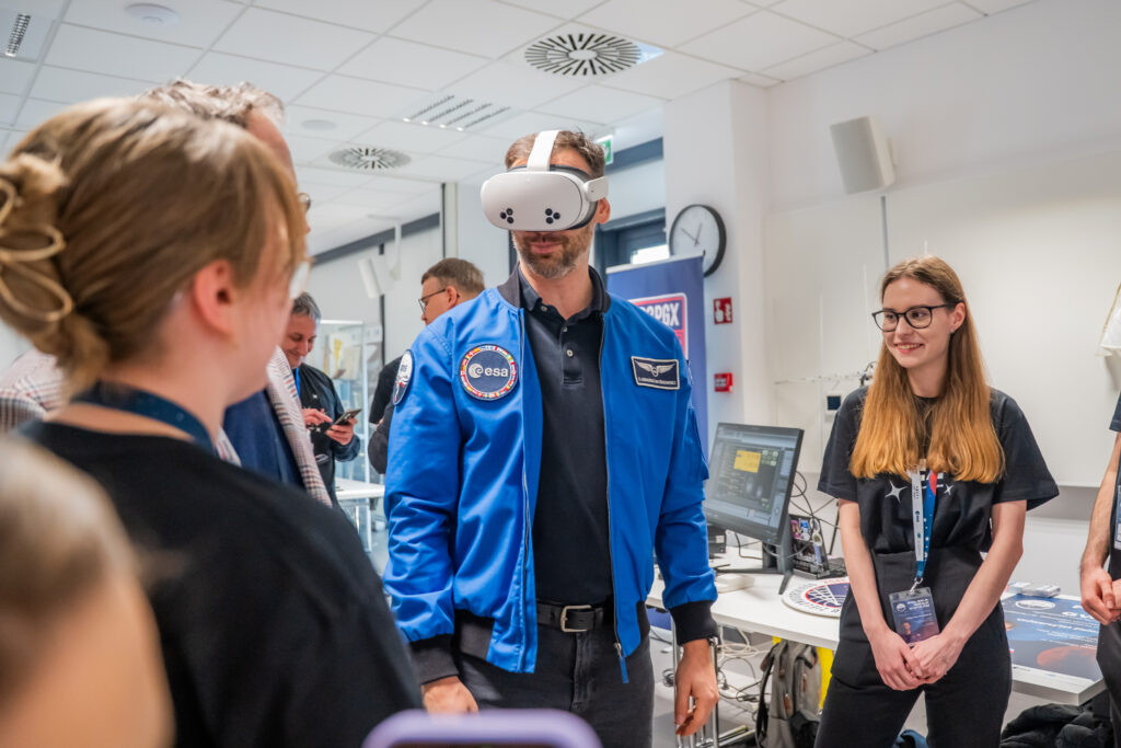 Zielona Góra | Ogólnopolska trasa technologiczno-naukowa misji IGNIS z doktorem Sławoszem Uznańskim-Wiśniewskim