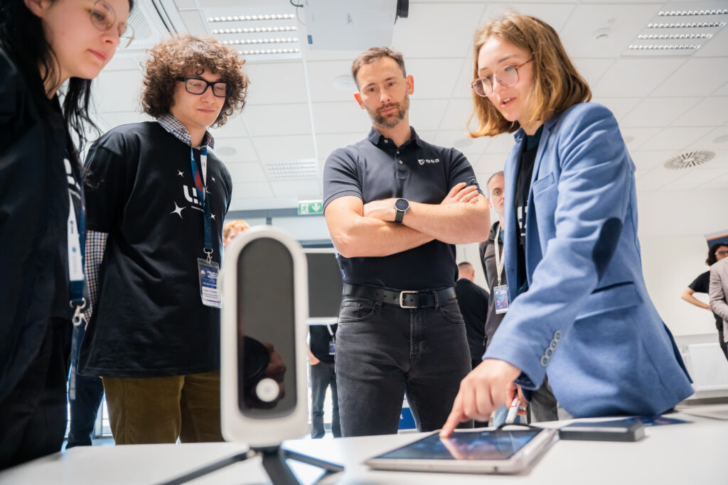 Zielona Góra | Ogólnopolska trasa technologiczno-naukowa misji IGNIS z doktorem Sławoszem Uznańskim-Wiśniewskim