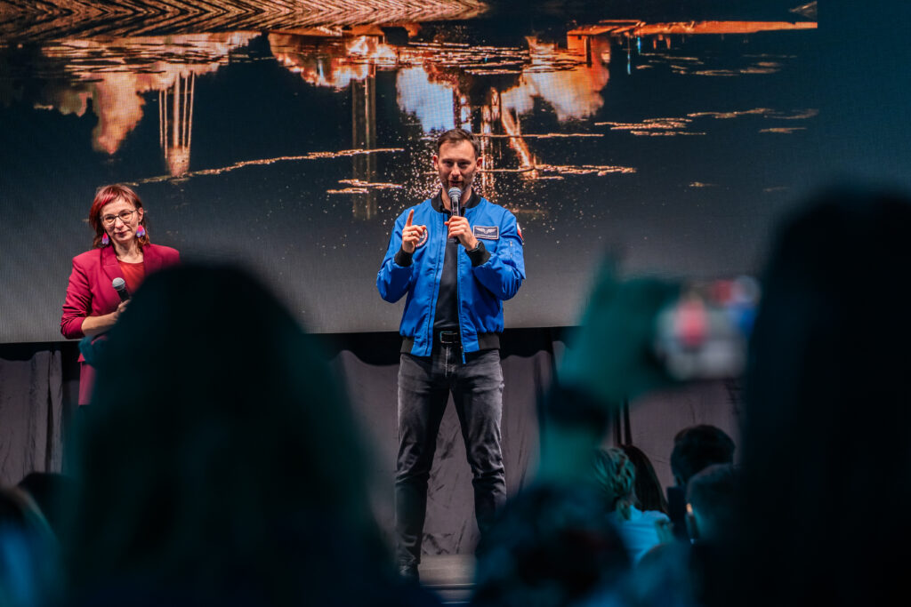 Zielona Góra | Ogólnopolska trasa technologiczno-naukowa misji IGNIS z doktorem Sławoszem Uznańskim-Wiśniewskim