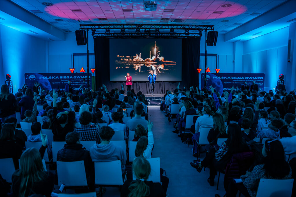 Zielona Góra | Ogólnopolska trasa technologiczno-naukowa misji IGNIS z doktorem Sławoszem Uznańskim-Wiśniewskim