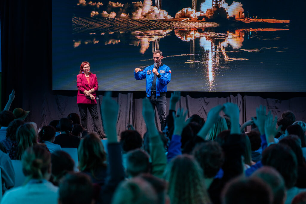 Zielona Góra | Ogólnopolska trasa technologiczno-naukowa misji IGNIS z doktorem Sławoszem Uznańskim-Wiśniewskim