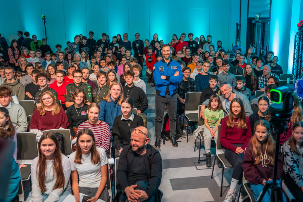 Zielona Góra | Ogólnopolska trasa technologiczno-naukowa misji IGNIS z doktorem Sławoszem Uznańskim-Wiśniewskim