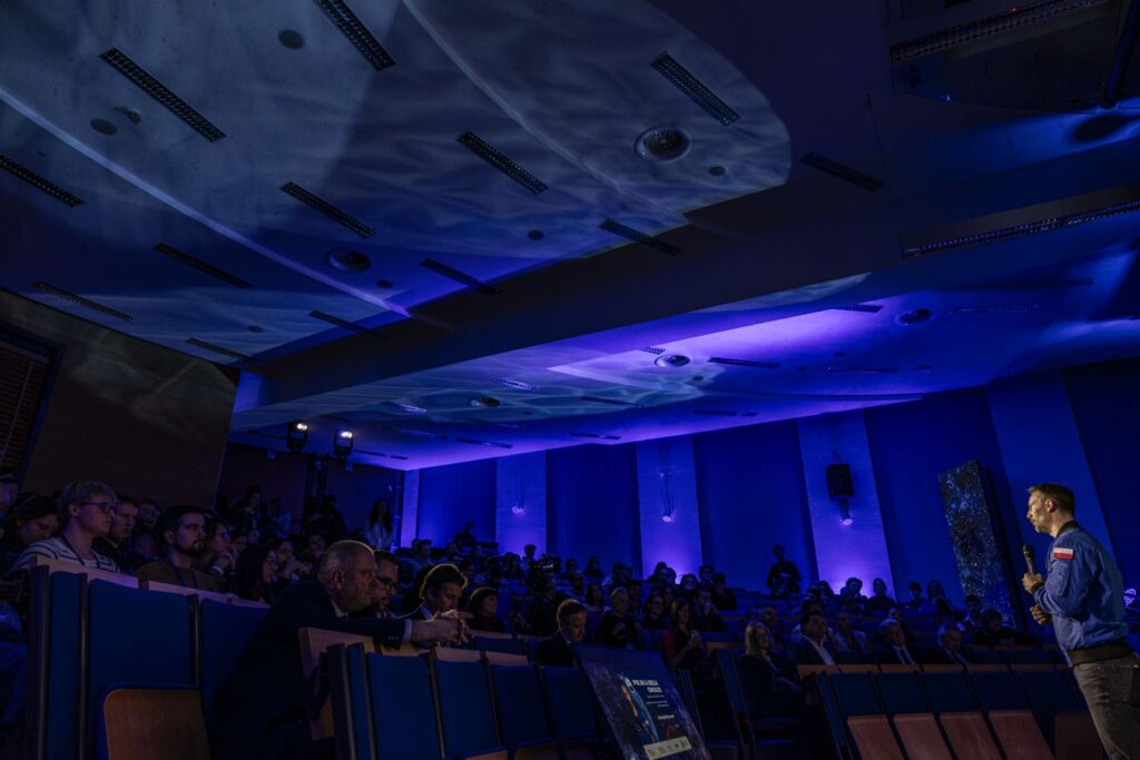 Kilkanaście tysięcy studentów i uczniów wzięło udział w spotkaniach technologiczno-naukowej trasy „IGNIS – Polska sięga gwiazd”