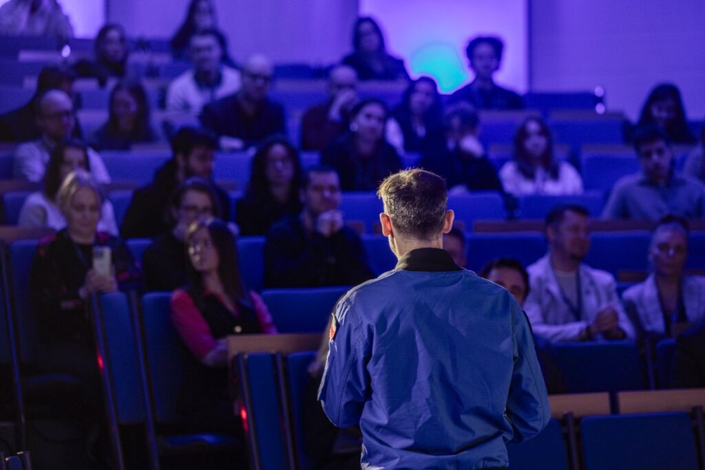 Kilkanaście tysięcy studentów i uczniów wzięło udział w spotkaniach technologiczno-naukowej trasy „IGNIS – Polska sięga gwiazd”