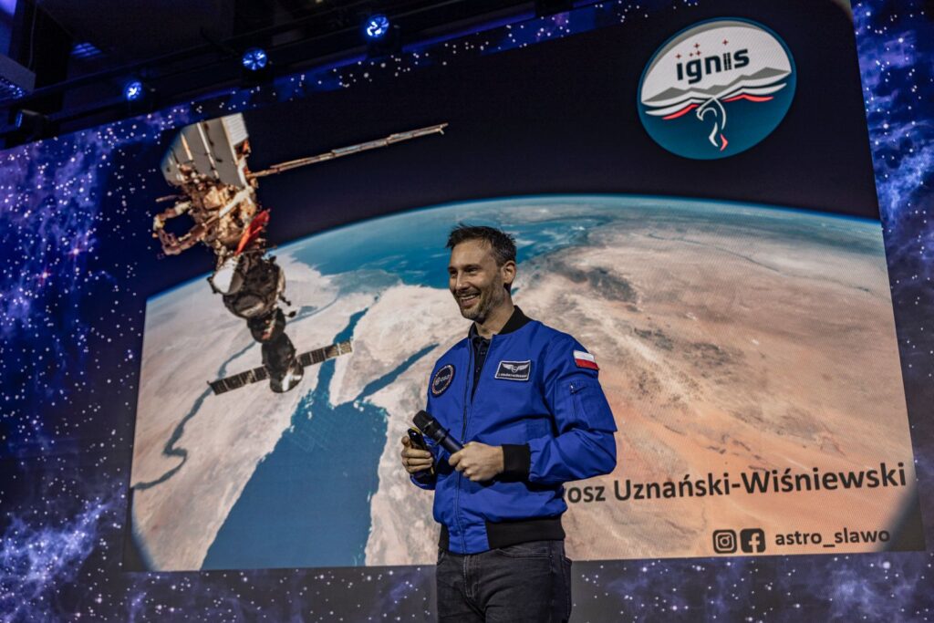 Kilkanaście tysięcy studentów i uczniów wzięło udział w spotkaniach technologiczno-naukowej trasy „IGNIS – Polska sięga gwiazd”