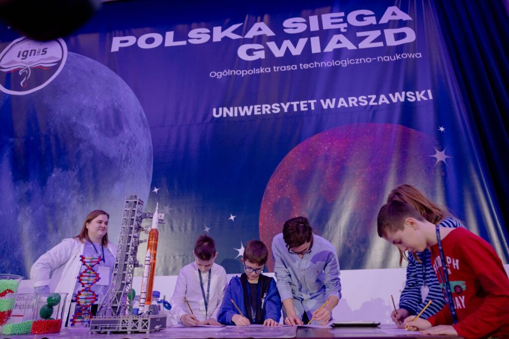Kilkanaście tysięcy studentów i uczniów wzięło udział w spotkaniach technologiczno-naukowej trasy „IGNIS – Polska sięga gwiazd”