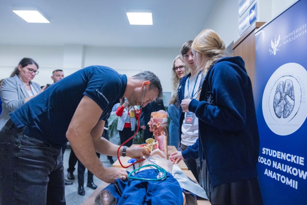 Kilkanaście tysięcy studentów i uczniów wzięło udział w spotkaniach technologiczno-naukowej trasy „IGNIS – Polska sięga gwiazd”