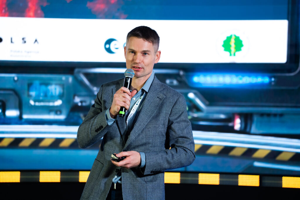 Białystok | Ogólnopolska trasa technologiczno-naukowa misji IGNIS z doktorem Sławoszem Uznańskim-Wiśniewskim