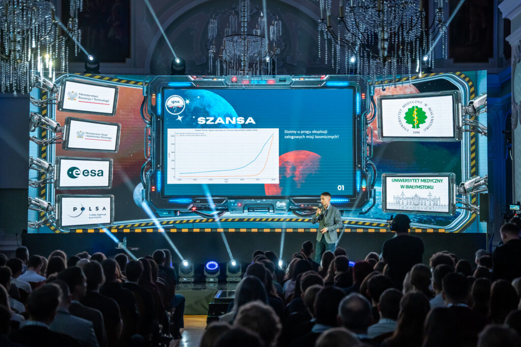 Białystok | Ogólnopolska trasa technologiczno-naukowa misji IGNIS z doktorem Sławoszem Uznańskim-Wiśniewskim