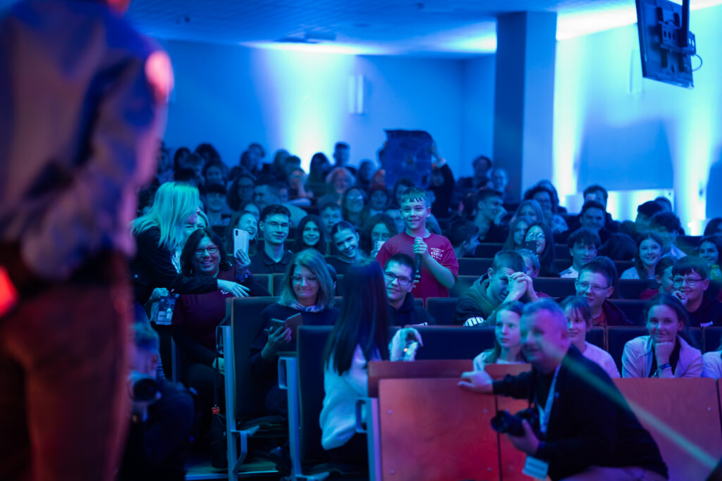 Białystok | Ogólnopolska trasa technologiczno-naukowa misji IGNIS z doktorem Sławoszem Uznańskim-Wiśniewskim